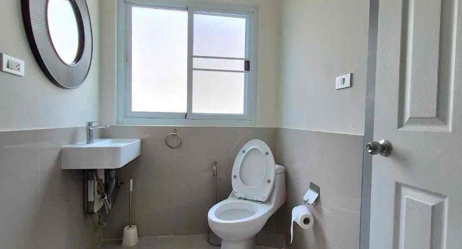For rent 3 bedrooms villa in Bang Lamung, Chonburi