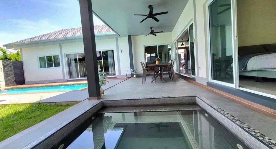 For rent 3 bedrooms villa in Bang Lamung, Chonburi