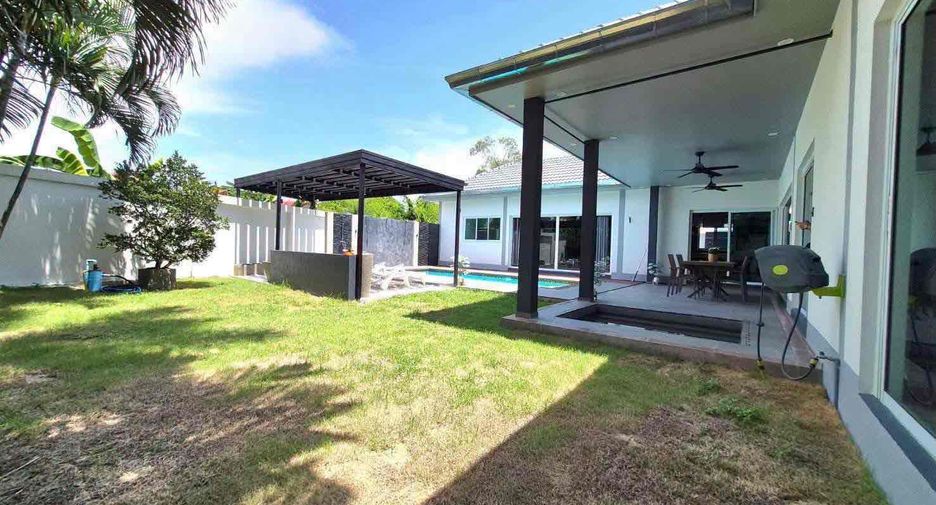 For rent 3 bedrooms villa in Bang Lamung, Chonburi