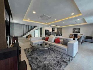 À louer 3 chambres villa à Bang Lamung, Chonburi