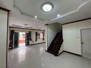 Reihenhaus zum Kauf mit 4 Zimmer in Mueang Samut Prakan, Samut Prakan