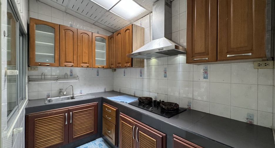 Reihenhaus zum Kauf mit 4 Zimmer in Mueang Samut Prakan, Samut Prakan