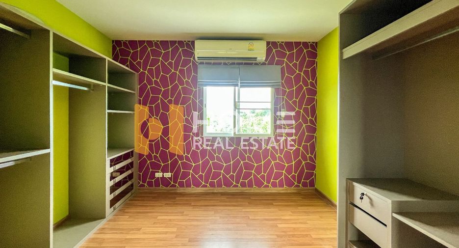 For sale 3 bedrooms house in Lat Krabang, Bangkok
