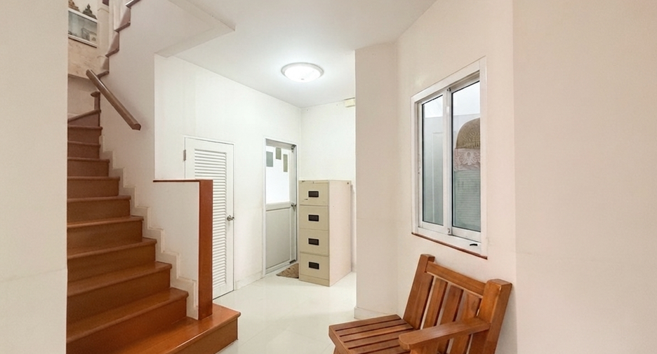For sale 3 bedrooms house in Mueang Nonthaburi, Nonthaburi