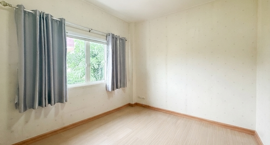 For sale 3 bedrooms house in Mueang Nonthaburi, Nonthaburi