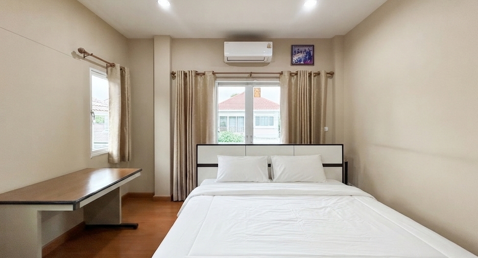 For sale 3 bedrooms house in Mueang Nonthaburi, Nonthaburi