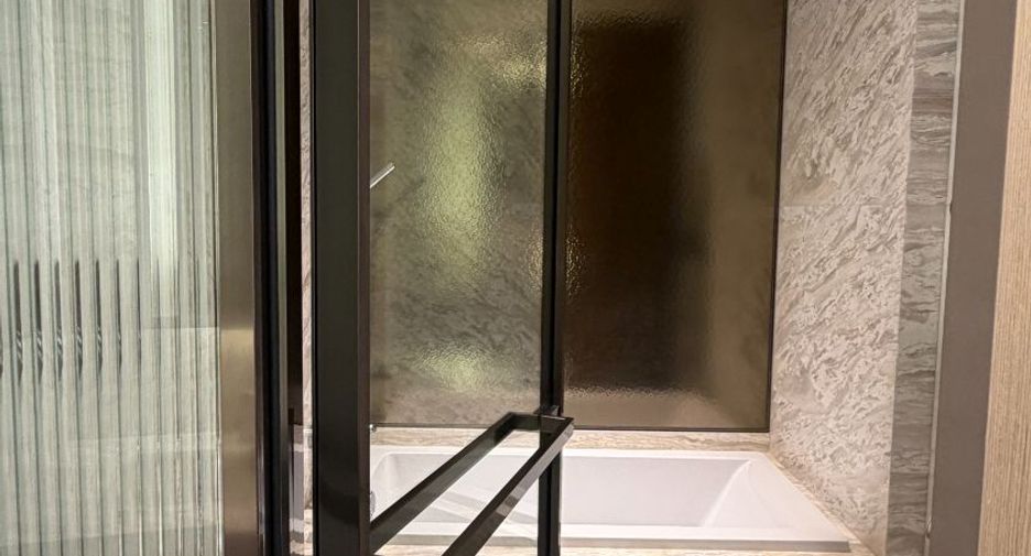 For rent 1 bed condo in Pathum Wan, Bangkok