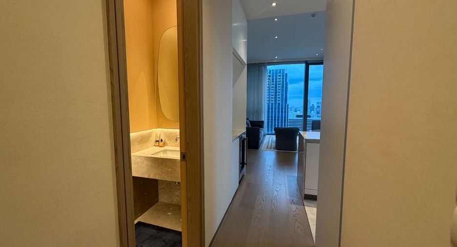 For rent 1 bed condo in Pathum Wan, Bangkok