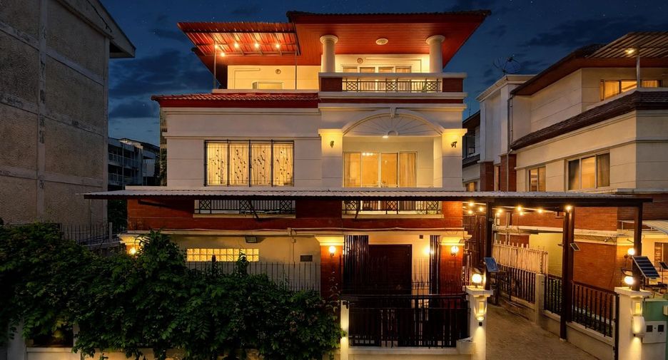 Haus zum Kauf mit 4 Zimmer in Phaya Thai, Bangkok