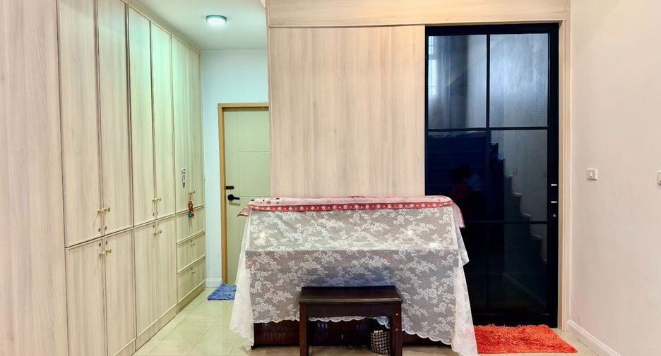Haus zum Kauf mit 4 Zimmer in Phaya Thai, Bangkok