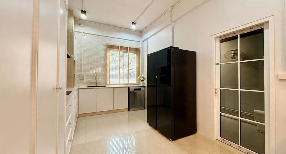 Haus zum Kauf mit 4 Zimmer in Phaya Thai, Bangkok
