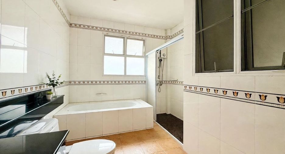 Haus zum Kauf mit 4 Zimmer in Phaya Thai, Bangkok