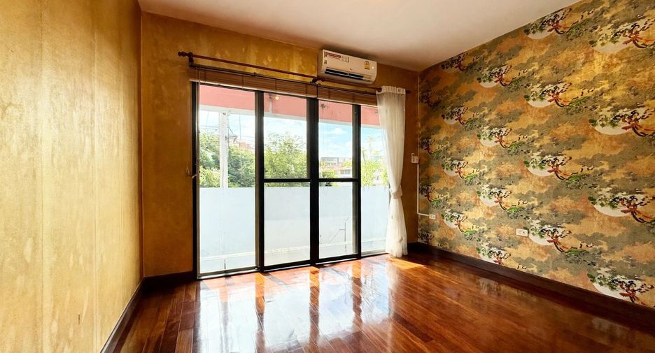 Haus zum Kauf mit 4 Zimmer in Phaya Thai, Bangkok