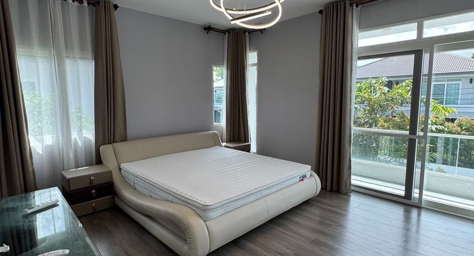 For rent 4 bedrooms house in Mueang Chiang Mai, Chiang Mai