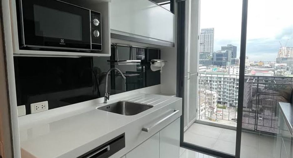 Condo en alquiler de 1 habitaciones en Khlong Toei, Bangkok