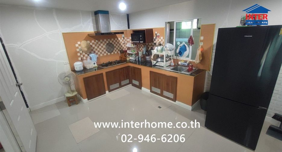 Casa adosada en venta de 4 habitaciones en Bang Yai, Nonthaburi