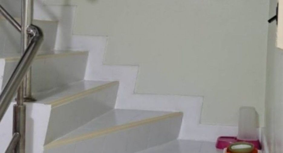 Casa adosada en venta de 2 habitaciones en Bang Sao Thong, Samut Prakan