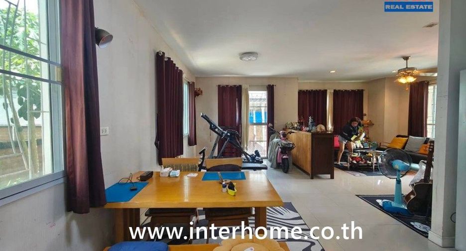 Haus zum Kauf mit 4 Zimmer in Khlong Sam Wa, Bangkok