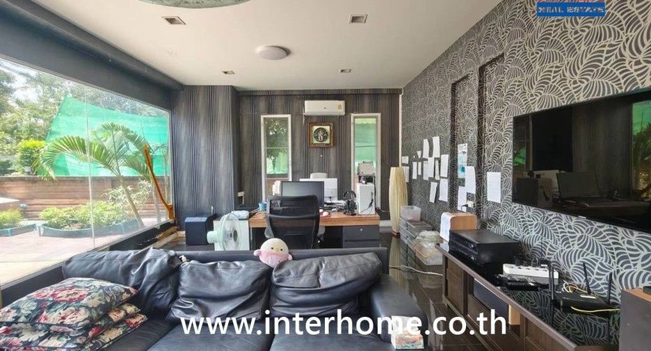Haus zum Kauf mit 4 Zimmer in Khlong Sam Wa, Bangkok
