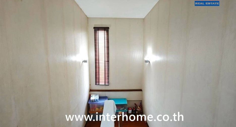 Haus zum Kauf mit 4 Zimmer in Khlong Sam Wa, Bangkok