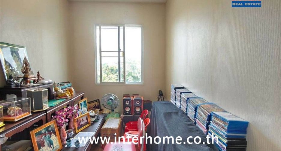 Haus zum Kauf mit 4 Zimmer in Khlong Sam Wa, Bangkok