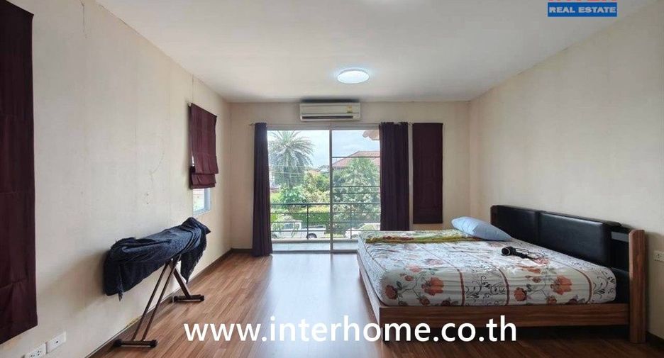 Haus zum Kauf mit 4 Zimmer in Khlong Sam Wa, Bangkok