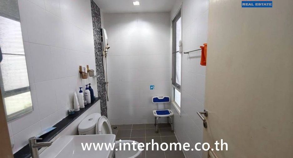 Haus zum Kauf mit 4 Zimmer in Khlong Sam Wa, Bangkok