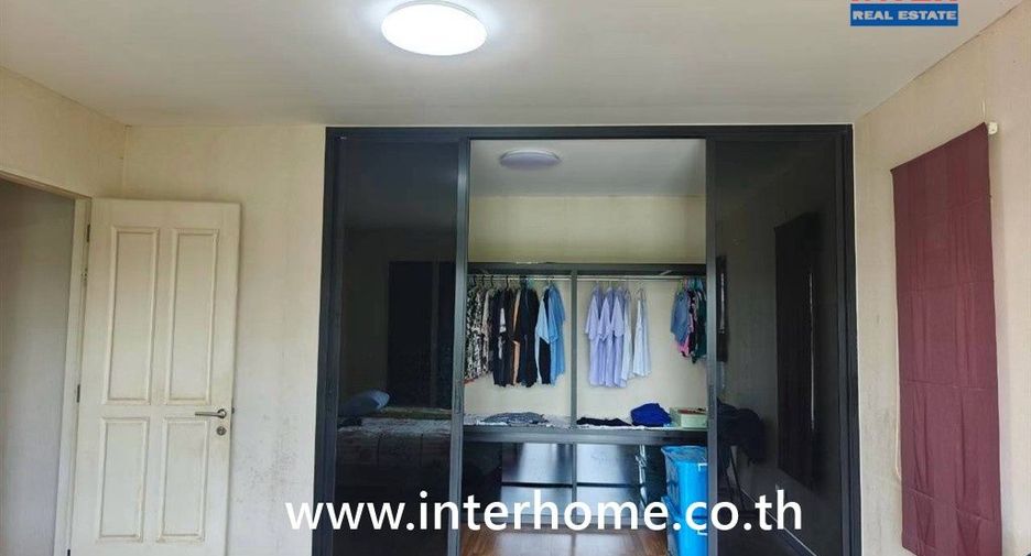 Haus zum Kauf mit 4 Zimmer in Khlong Sam Wa, Bangkok