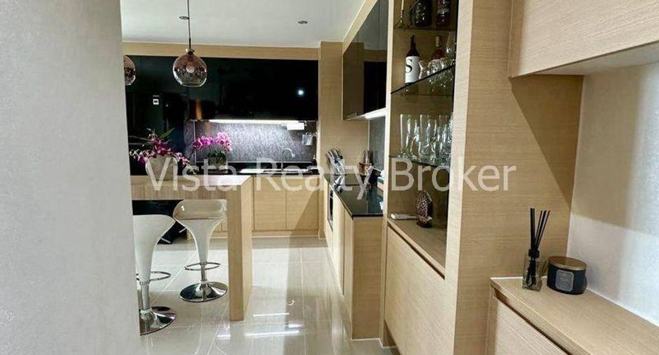 For sale 2 ベッドルーム condo in Bang Lamung, Chonburi