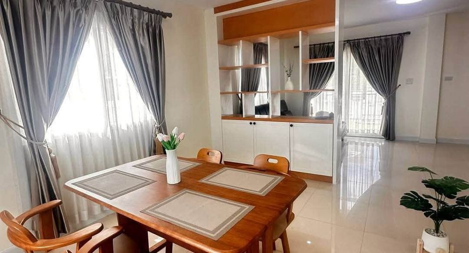 For rent 3 bedrooms house in San Kamphaeng, Chiang Mai