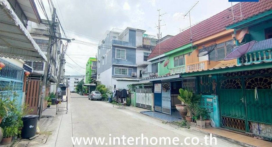 Casa adosada en venta de 2 habitaciones en Thawi Watthana, Bangkok