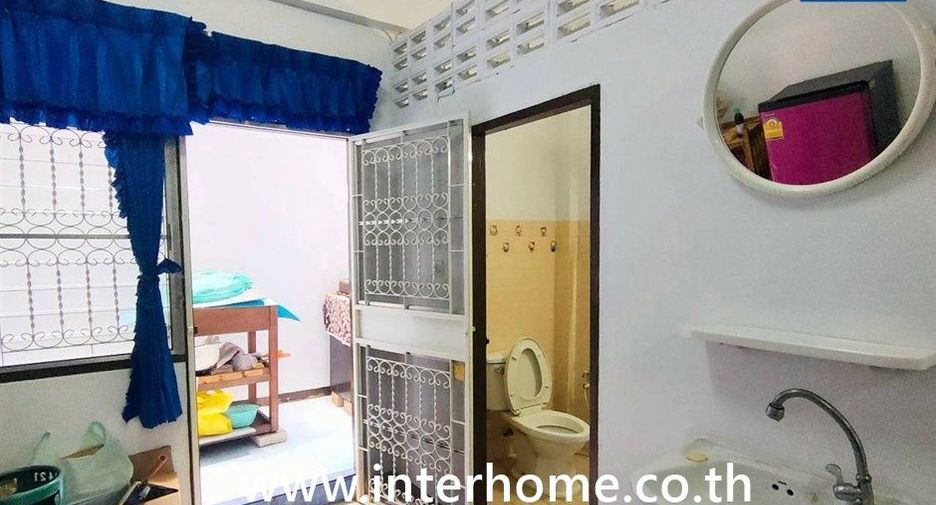 Casa adosada en venta de 2 habitaciones en Thawi Watthana, Bangkok