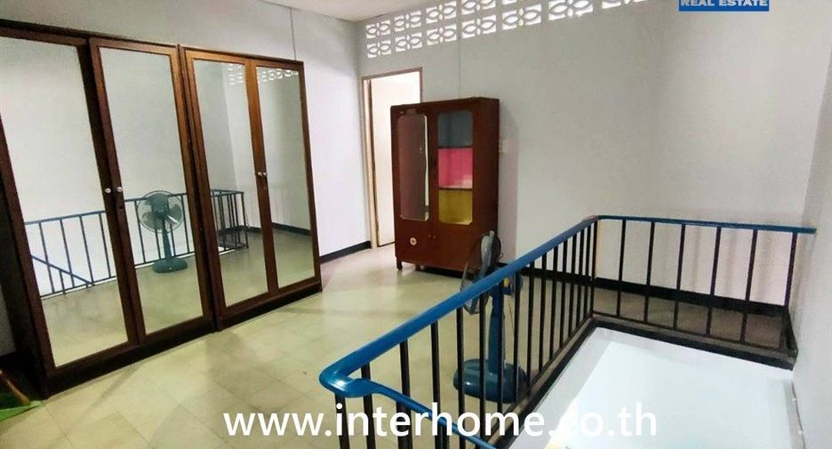 Casa adosada en venta de 2 habitaciones en Thawi Watthana, Bangkok