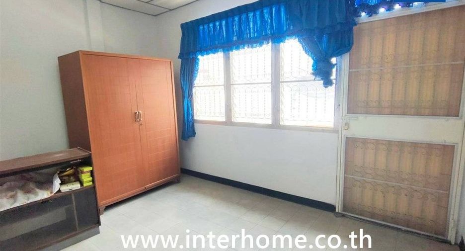 Casa adosada en venta de 2 habitaciones en Thawi Watthana, Bangkok