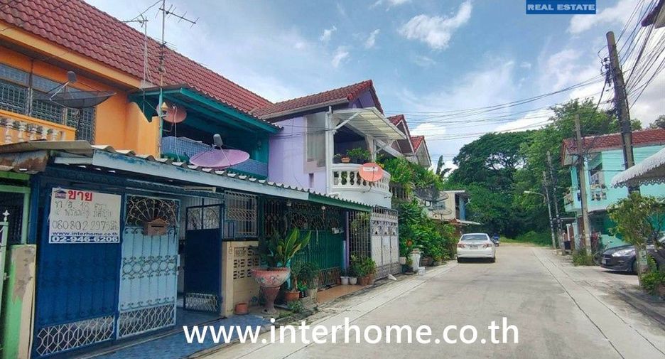 Casa adosada en venta de 2 habitaciones en Thawi Watthana, Bangkok