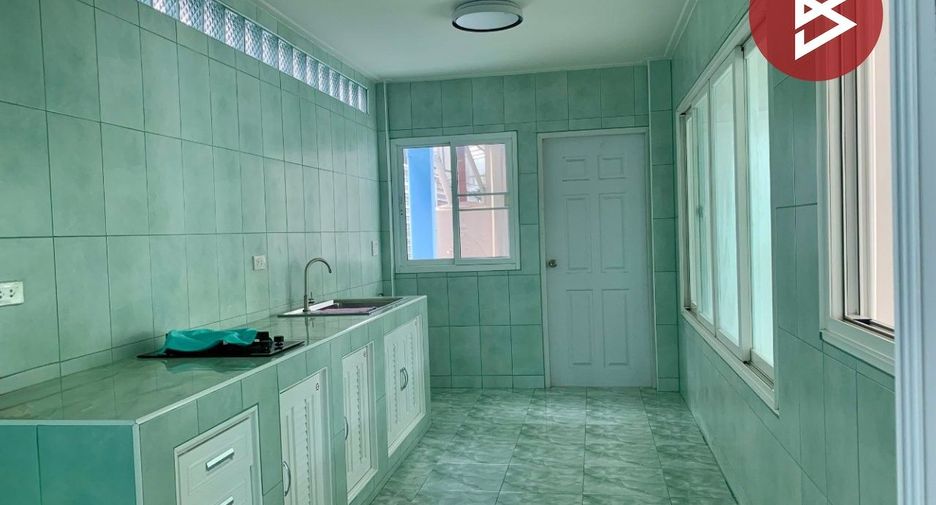 For sale 4 bedrooms house in Min Buri, Bangkok
