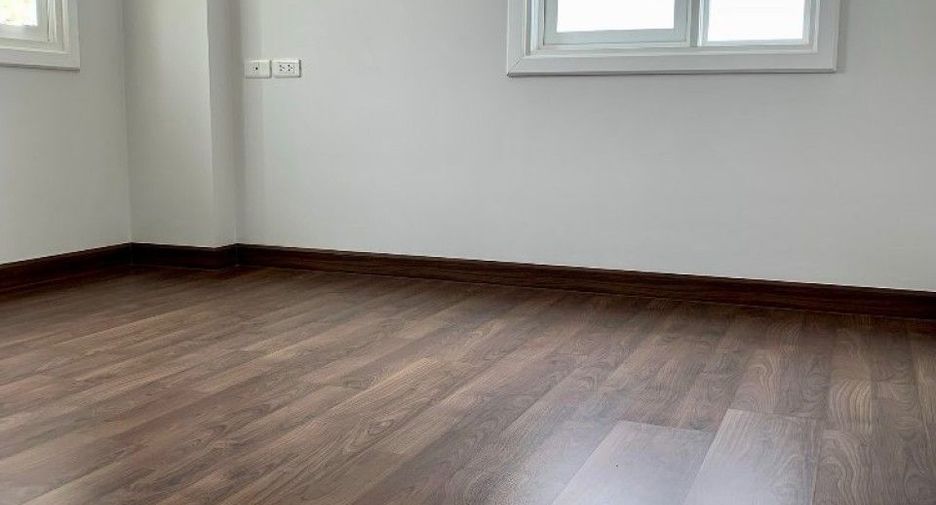 For sale 4 bedrooms house in Min Buri, Bangkok