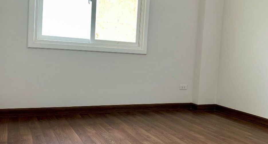 For sale 4 bedrooms house in Min Buri, Bangkok
