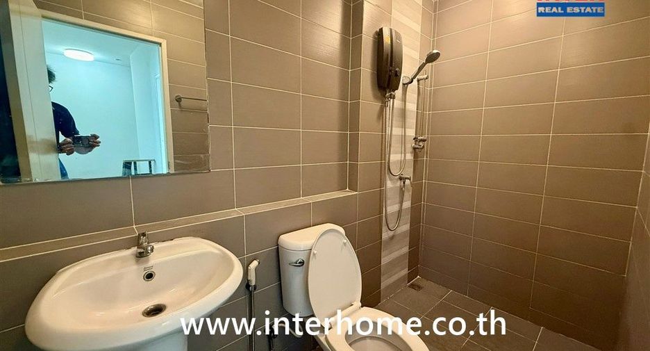 Casa adosada en venta de 3 habitaciones en Don Mueang, Bangkok
