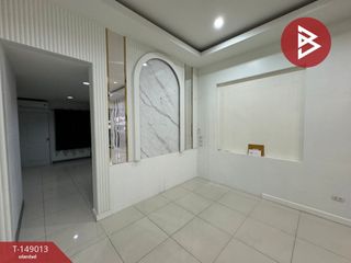 Local comercial en venta de 4 habitaciones en Bang Khae, Bangkok
