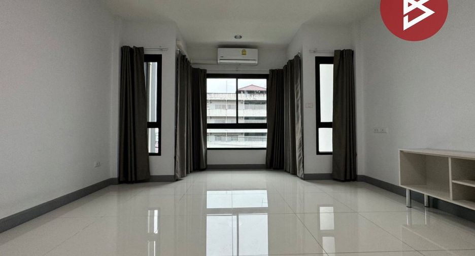 Local comercial en venta de 4 habitaciones en Bang Khae, Bangkok