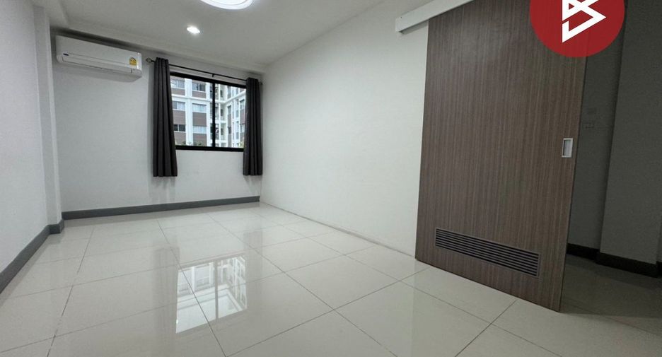 Local comercial en venta de 4 habitaciones en Bang Khae, Bangkok