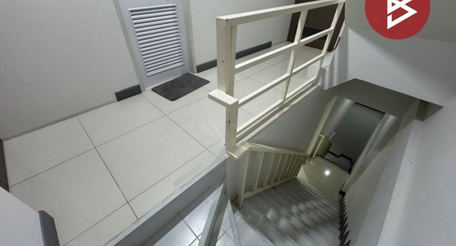 Local comercial en venta de 4 habitaciones en Bang Khae, Bangkok