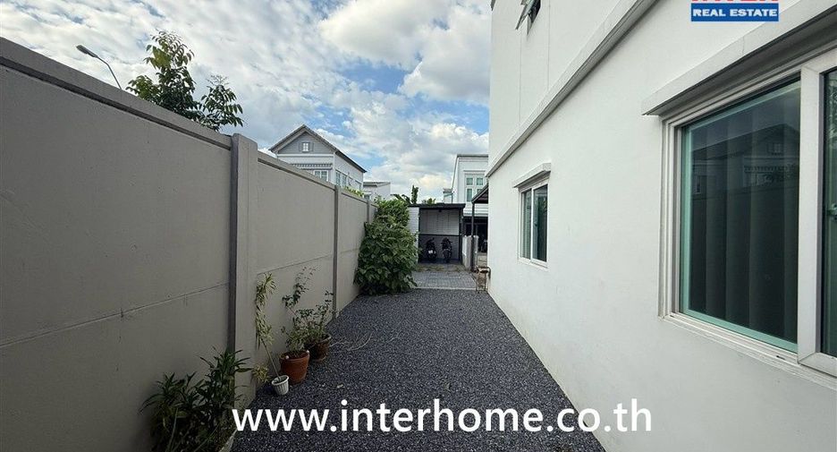 For sale 3 bedrooms townhouse in Sai Mai, Bangkok