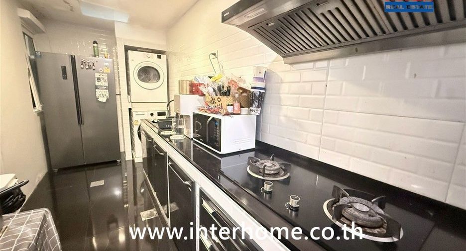 For sale 3 bedrooms townhouse in Sai Mai, Bangkok