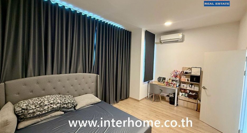For sale 3 bedrooms townhouse in Sai Mai, Bangkok