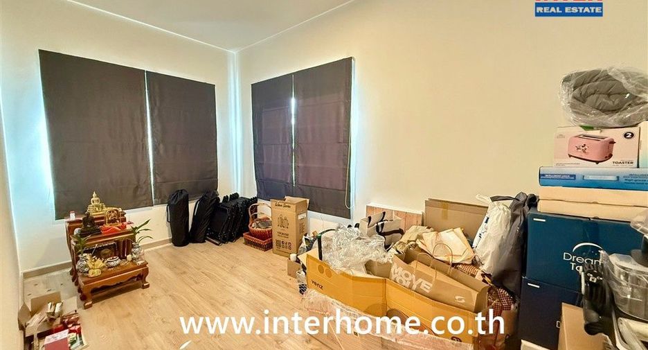 For sale 3 bedrooms townhouse in Sai Mai, Bangkok