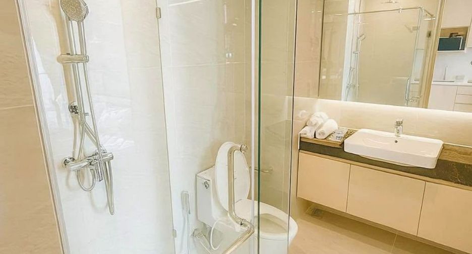For rent 1 bed condo in Khlong Toei, Bangkok