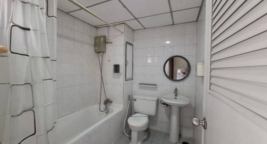 For rent 1 bed condo in Khlong Toei, Bangkok