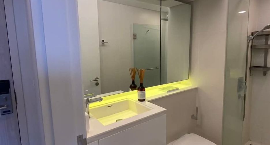 For rent 1 bed condo in Khlong Toei, Bangkok